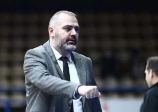 Δικαιώθηκε ο Δέδας – Κανονικά κόντρα στον Ολυμπιακό ο τεχνικός της ΑΕΚ