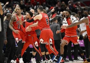 Το συγκλονιστικό buzzer beater τρίποντο του ΝτεΡόζαν