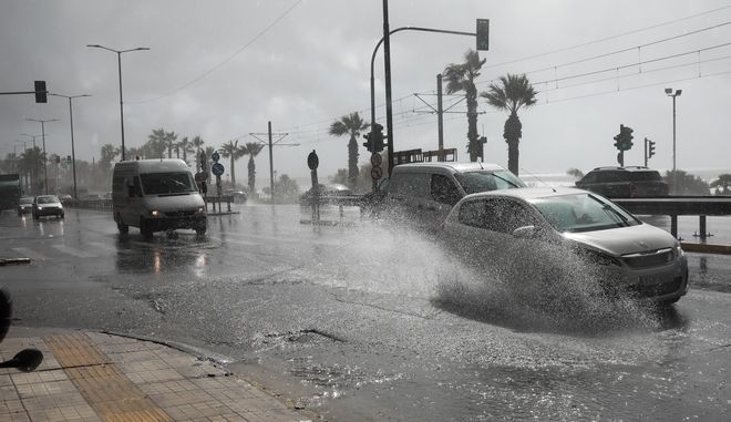 Κακοκαιρία Διομήδης: Μήνυμα από το 112 για επικίνδυνα φαινόμενα