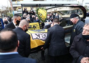 ΔΕΟΣ: Με τον ύμνο της ΑΕΚ «έφυγε» ο Στέλιος Σεραφείδης (VIDEO)