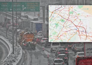 Χιονοθύελλα στην Αττική- Χάος στους δρόμους- Δείτε ποιες περιοχές έχουν τα μεγαλύτερα προβλήματα