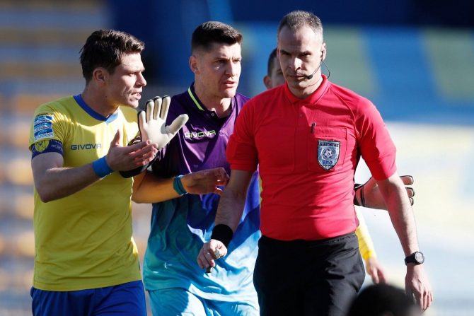 Κωστούλας: “Αν αποδειχθεί ότι το VAR είπε ότι δεν είναι πέναλτι, θα κάνουμε αγωγή στον Τζήλο”