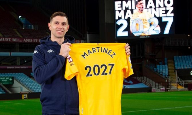 Ανανέωσε μέχρι το 2027 με την Άστον Βίλα ο Μαρτίνες