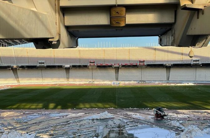 ΟΑΚΑ: Καθαρός από χιόνια ο αγωνιστικός χώρος (ΦΩΤΟ)