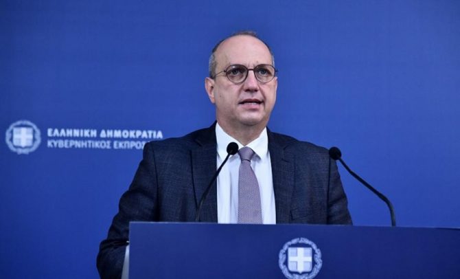 Κυβερνητικός εκπρόσωπος για τα μέτρα στα γήπεδα: «Πρόωρο να μιλήσουμε για χαλάρωση»