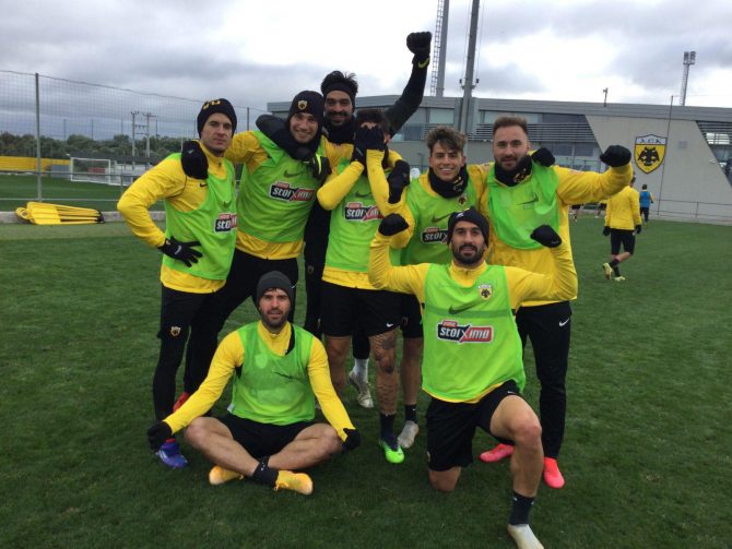 Πανηγυρική φωτογραφία για την «πράσινη» ομάδα στο μίνι τουρνουά προπόνησης