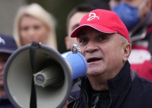 Πατέρας Τζόκοβιτς: “Ο Νόβακ είναι ζωντανός σαν τον Ιησού, είναι η καρδιά του φιλελεύθερου κόσμου”
