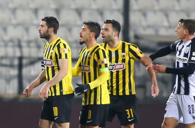 Εκτός με Απόλλωνα Σιμόες και Τζαβέλλας