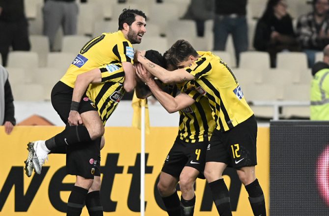 Ζωντανή η ΑΕΚ κέρδισε ΠΑΣ και… Παπαδόπουλο