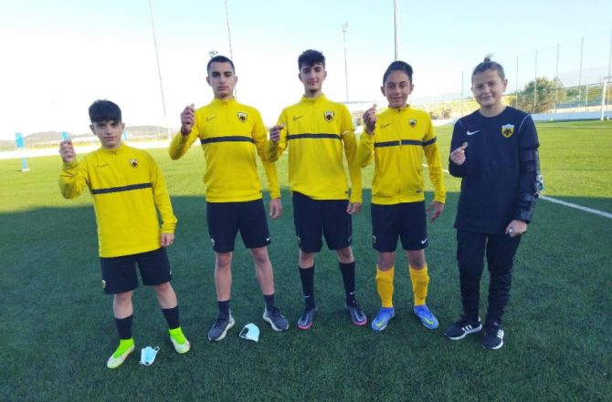 Πρωτοχρονιάτικη πίτα έκοψε η ακαδημία της ΑΕΚ (pics)