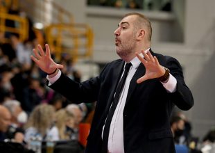 Δέδας προς τον κόσμο της ΑΕΚ: «Σας χρειαζόμαστε δίπλα μας όσο ποτέ…»
