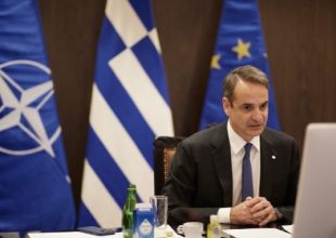 Μητσοτάκης: «Μπόνους» μείωση στο τέλος επιτηδεύματος για επαγγελματίες που δηλώνουν πάνω από τον κατώτατο μισθό