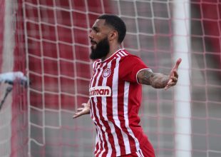 Εμβιλά: «Σκανδαλώδης η διαιτησία, το πιο σημαντικό ήταν η νίκη»