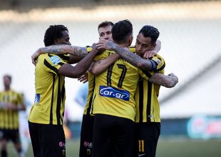 Κρατάει τη νίκη και προχωράει παρακάτω