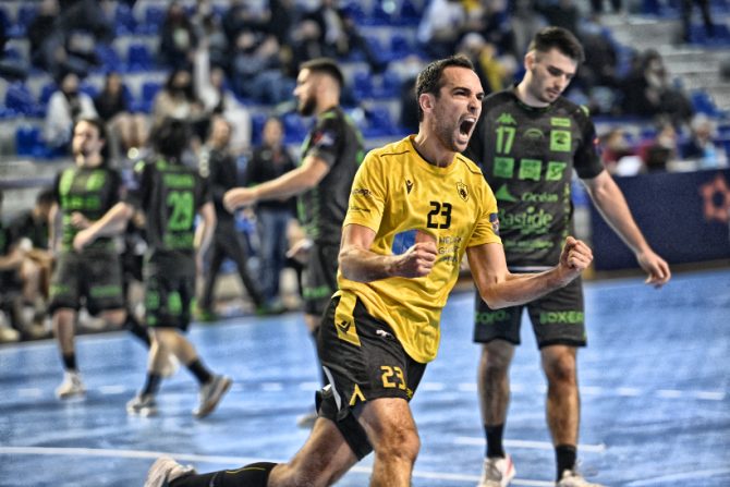 ΑΕΚΑΡΑ το έκανε ξανά: «Πάτησε» τη Νιμ και μένει ζωντανη!