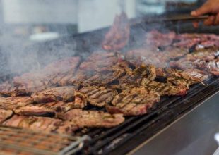 Καιρός: Τσικνοπέμπτη με βροχές και Καθαρά Δευτέρα με ήλιο, τι δείχνουν οι πρώτες εκτιμήσεις