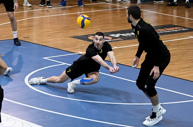 Ηττήθηκε αλλά παραμένει ζωντανή