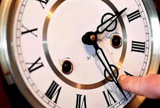 Αλλαγή ώρας 2022: Πότε γυρνάμε τα ρολόγια μας μια ώρα μπροστά