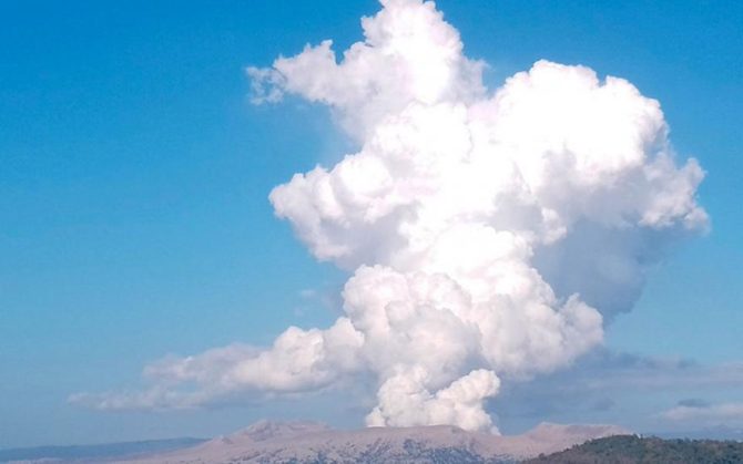 Φιλιππίνες: «Βρυχάται» το ηφαίστειο Τάαλ – Οι αρχές αυξάνουν το επίπεδο συναγερμού Φιλιππίνες: «Βρυχάται» το ηφαίστειο Τάαλ – Οι αρχές αυξάνουν το επίπεδο συναγερμού