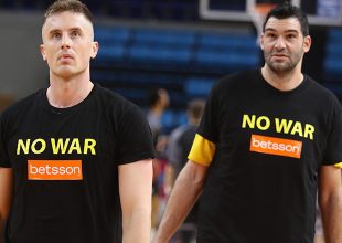 Το αντιπολεμικό μήνυμα των παικτών της ΑΕΚ (ΦΩΤΟ)