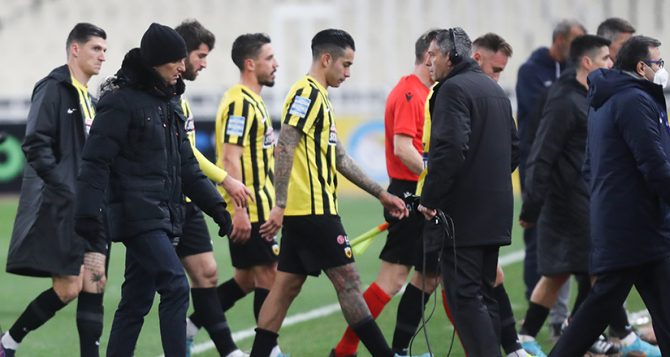 Αποδοκιμασίες για τους παίκτες – «Ντροπή σας»