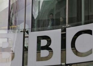 Το BBC ανέστειλε τη λειτουργία του στην Ρωσία