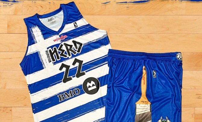 Η θυγατρική ομάδα των Μπακς θα αγωνιστεί με γαλανόλευκες φανέλες προς τιμήν της 25ης Μαρτίου