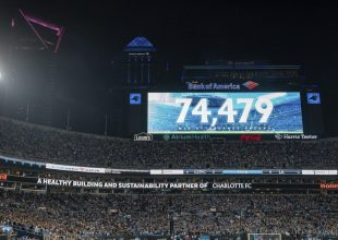 Σάρλοτ: Στο πρώτο εντός έδρας παιχνίδι βρέθηκε ο αριθμός – ρεκόρ των 74.479 φιλάθλων
