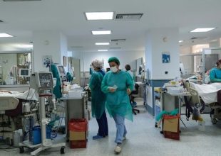 Κορωνοϊός: 16.060 νέα κρούσματα σήμερα στην Ελλάδα – 56 νεκροί και 389 διασωληνωμένοι