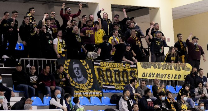 Η τρομερή στήριξη του κόσμου στο «διπλό» της Βασίλισσας