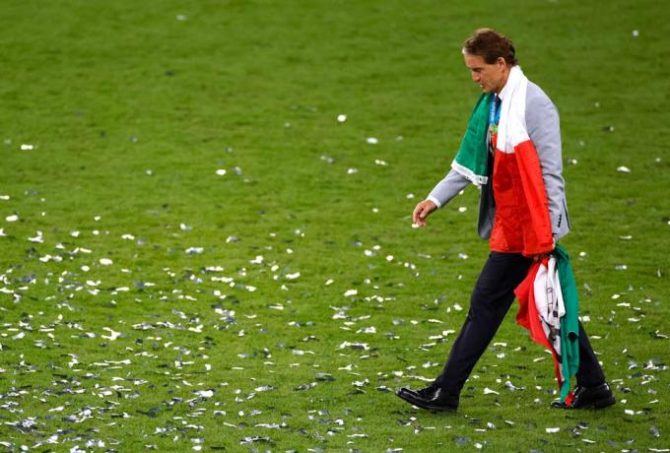 Χαμός στην Ιταλία: Δύο κρούσματα κορωνοϊού στο τιμ του Μαντσίνι, φήμες και για 5 παίκτες