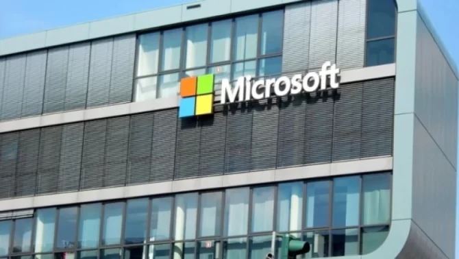 Πόλεμος στην Ουκρανία: Η Microsoft σταματάει τις πωλήσεις προϊόντων και υπηρεσιών στην Ρωσία