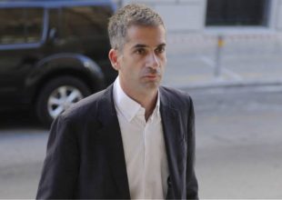 Χτύπησε συναγερμός: Στάλθηκε φάκελος με σφαίρα στο γραφείο του Μπακογιάννη
