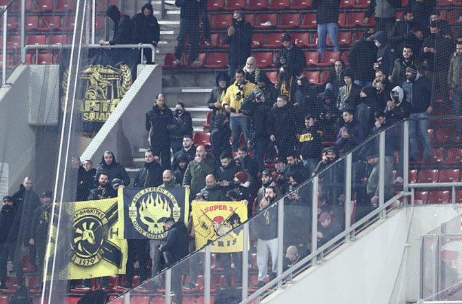 Με τους οπαδούς του ο Άρης στο «Γ. Καραϊσκάκης»