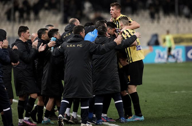 Γκολ ο Τζαβέλλας και… ένα κουβάρι ΟΛΟΙ στο πάγκο (ΦΩΤΟ)