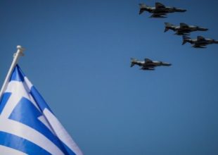 LIVE η στρατιωτική παρέλαση της 25ης Μαρτίου