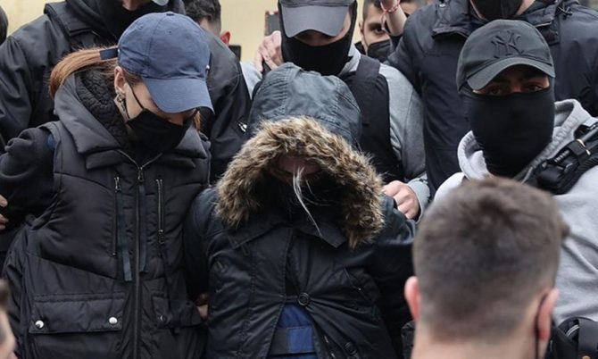 Πάτρα: Τα αναπάντητα ερωτήματα για τον θάνατο της σπιτονοικοκυράς