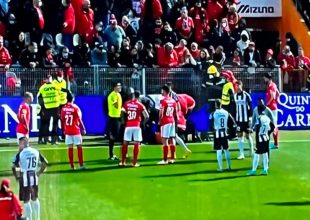 Πάγωσαν στο Πορτιμονένσε-Μπενφίκα: Ball boy έχασε τις αισθήσεις του και οδηγήθηκε στο νοσοκομείο