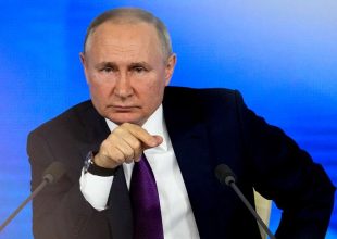 Πόλεμος στην Ουκρανία: O Πολωνός «σωσίας» του Βλαντίμιρ Πούτιν φοβάται για τη ζωή του