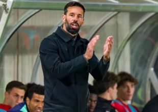 Φαβορί για τον πάγκο της Αϊντχόφεν ο Φαν Νίστελροϊ