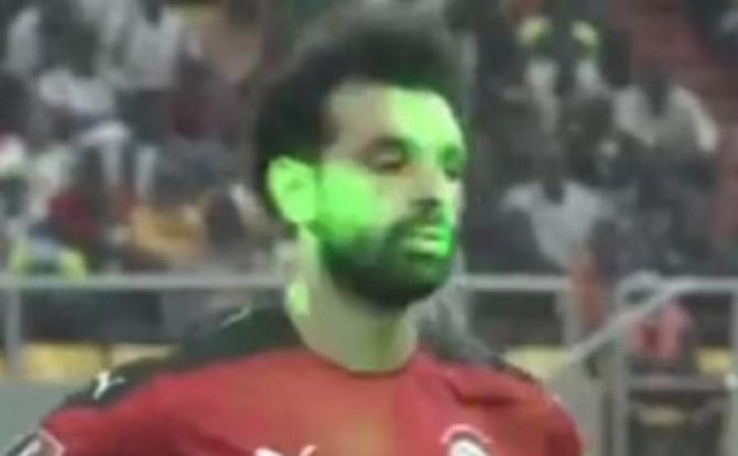 Η Αίγυπτος ζητάει επανάληψη του αγώνα με τη Σενεγάλη λόγω των λέιζερ