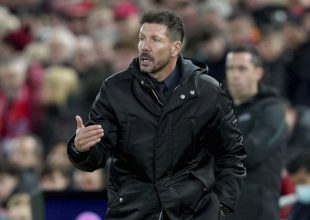 Σιμεόνε: «Να είμαστε επιθετικοί και να πιέσουμε τη Γιουνάιτεντ»