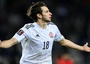 Θέλει Κβαρατσχέλια η Νάπολι
