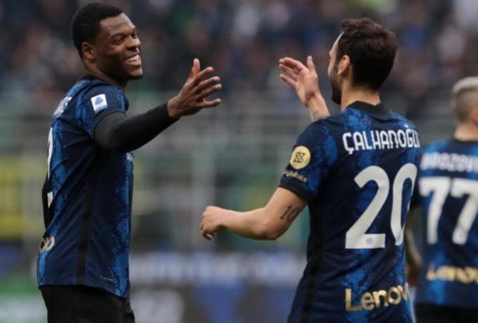 Η Ίντερ διέλυσε την Ρόμα Η Ίντερ διέλυσε την Ρόμα