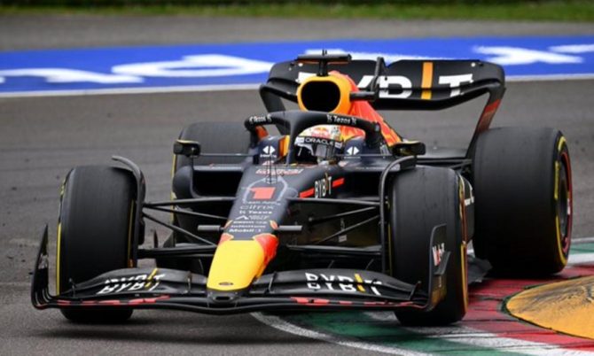 Θρίαμβος και 1-2 για Red Bull στην Ίμολα!