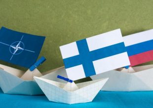 Η Φινλανδία οδεύει προς ένταξη στο NATO – «Κόκκινο πανί» για την Μόσχα η διεύρυνση της συμμαχίας