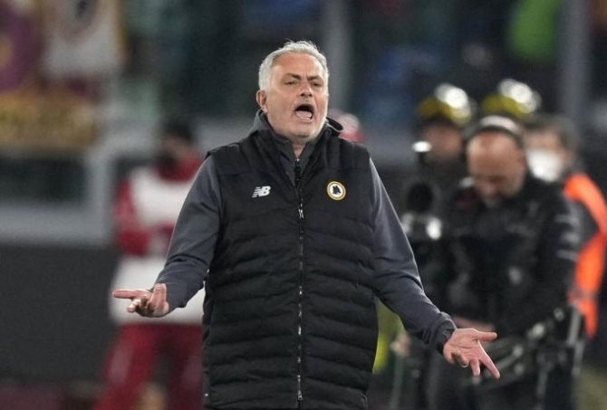 Σαμπατίνι σε Μουρίνιο: «Δεν θα φτάσω ποτέ το επίπεδό του, παραμένω ένα σοβαρό άτομο…» Σαμπατίνι σε Μουρίνιο: «Δεν θα φτάσω ποτέ το επίπεδό του, παραμένω ένα σοβαρό άτομο…»