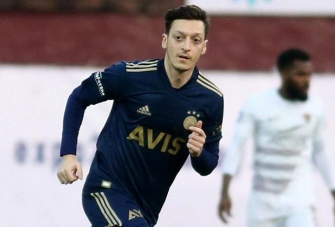 Ο Ατζούν θέλει να πάρει τον Οζίλ στην Χαλ!