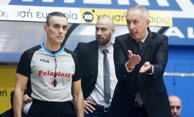 Διακοπή στο Περιστέρι-Άρης λόγω τραυματισμού της συντάκτριας του φύλλου αγώνα! Διακοπή στο Περιστέρι-Άρης λόγω τραυματισμού της συντάκτριας του φύλλου αγώνα!