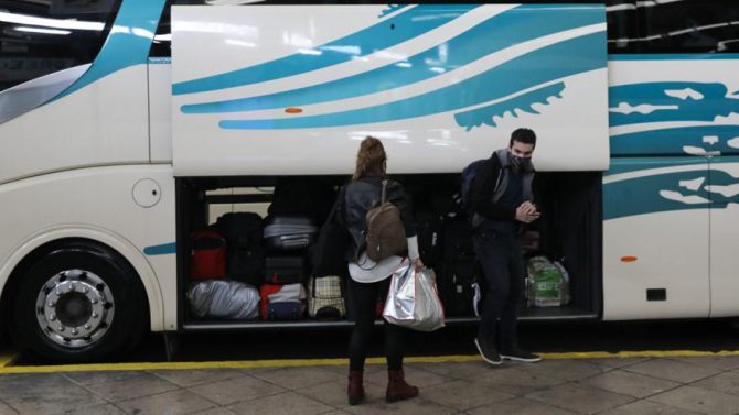 Η τιμή της βενζίνης «γεμίζει» τα ΚΤΕΛ και τα τρένα εν όψει Πάσχα Η τιμή της βενζίνης «γεμίζει» τα ΚΤΕΛ και τα τρένα εν όψει Πάσχα